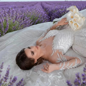 فساتين زفاف فاخرة بتصميم عصري وحجم كبير، أنيقة وجذابة بياقة على شكل V وتنورة منفوشة متعددة الطبقات من الدانتيل، يمكن تخصيص المقاس - Product Image 4