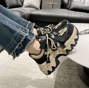 Scarpe sportive <span class=keywords><strong>nere</strong></span> con suola spessa da <span class=keywords><strong>donna</strong></span> con lacci Casual da <span class=keywords><strong>donna</strong></span> di nuovo arrivo estivo all'ingrosso - Product Image 6