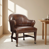 Fauteuil classique en cuir huilé et ciré, base en bouleau et clous décoratifs, pour salle de jeux, salle à manger, hôtel, bureau - Vente en gros OEM