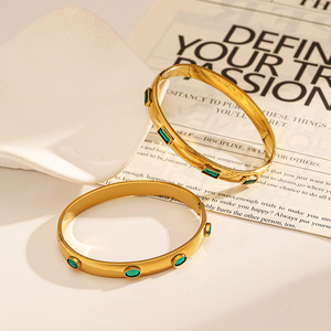 Pulsera Dorada con Incrustaciones de Piedras Verdes, Joyería de Moda para Mujer, Diseño Geométrico Cuadrado y Redondo, Origen Yiwu - Product Image 3