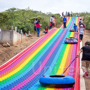 กระดานลื่นแห้งสีรุ้งสำหรับผู้ใหญ่สวนสนุกกลางแจ้งแบบ United - Product Image 1