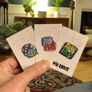 สรรพนามพวกเขา/พวกเขาสรรพนามที่ไม่ใช่ไบนารีพินป้ายเคลือบที่กำหนดเอง - Product Image 5