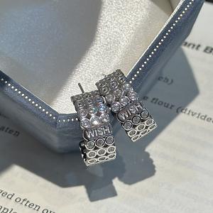 Pendientes de Plata de Ley S925 con Letras y Circonitas, Estilo Geométrico Curvo, Vintage, Simple, Accesorio de Moda para Fiestas - Product Image 5