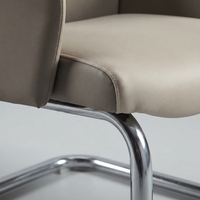 Ensemble de chaises de bureau exécutives modernes en cuir à dossier haut avec chaises visiteurs pivotantes à base en acier pour usage scolaire et commercial