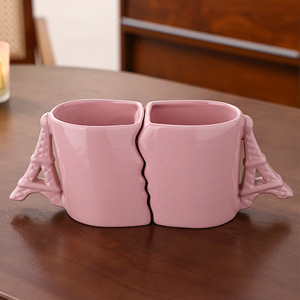 Tasses en céramique en forme de cœur 380 ml, en porcelaine, cadeau pour couple, design original - Product Image 2