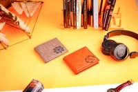 Dompet Kulit PU yang Dapat Diukir Laser dengan Tampilan ID Lipat, Hadiah Pribadi Pria yang Dapat Disesuaikan, Terukir Laser Mineti MFT260