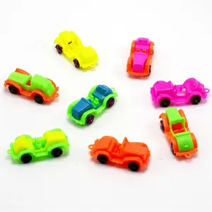 La nuova plastica promozionale della fabbrica della cina tira indietro le piccole macchinine per i giocattoli dei bambini