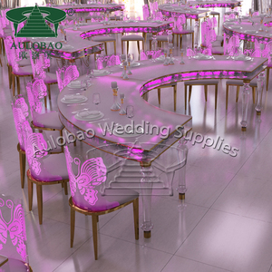 เก้าอี้อะคริลิคใสใสมีไฟ LED รูปผีเสื้อด้านหลังสำหรับงานแต่งงาน - Product Image 3