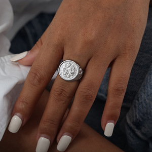 Anillo personalizado Chevaliere Coat of Armorial Family Crest <span class=keywords><strong>Sello</strong></span> de cera <span class=keywords><strong>18K</strong></span> Acero inoxidable Hombres Anillo de <span class=keywords><strong>sello</strong></span> personalizado personal - Product Image 3