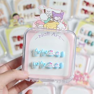Juego de 10 Uñas Postizas para Niñas, Caja de Regalo con Adhesivos para Uñas, Uñas Postizas Cortas y Redondas Hechas a Mano - Product Image 6