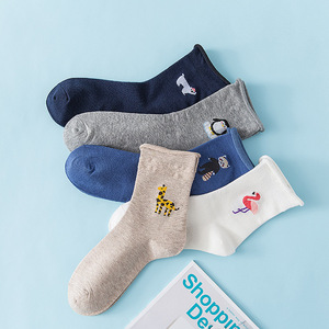 ถุงเท้ากีฬาเด็กผู้หญิงผู้ชายลายการ์ตูน<span class=keywords><strong>น่า</strong></span><span class=keywords><strong>รัก</strong></span> สั่งทำโลโก้ได้ ขายดี ผลิตจากผ้าฝ้ายถัก ระบายอากาศ แห้งเร็ว กันลื่น ใส่สบายทุกวัน - Product Image 4