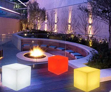 O RGB exterior quadrado impermeável conduziu as cadeiras do cubo com as cores que mudam a mobília conduzida da cadeira do cubo