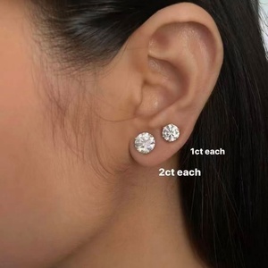 Boucles d'oreilles clous en diamant 3 griffes Or massif 18 carats 1 carat taille ronde Certifié IGI Diamant de laboratoire Classique Unisexe - Product Image 1