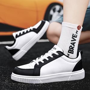 รองเท้าเดรสผู้ชายสีขาวสไตล์เกาหลี คุณภาพสูง โลโก้สั่งทำพิเศษ หนัง PU พื้นยาง แบบ Boat Shoe - Product Image 3