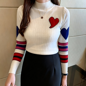 Pull-over en maille côtelée verticale de haute qualité, col roulé mi-haut, motif cœur brodé, coupe ajustée, doux et élégant - Product Image 1