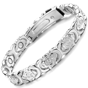 ヨーロッパ系アメリカ人のファッショナブルなローズ柄の金メッキバングル、女性への記念日ギフトに - JKブランド、中国/グアテマラ産 - Product Image 2