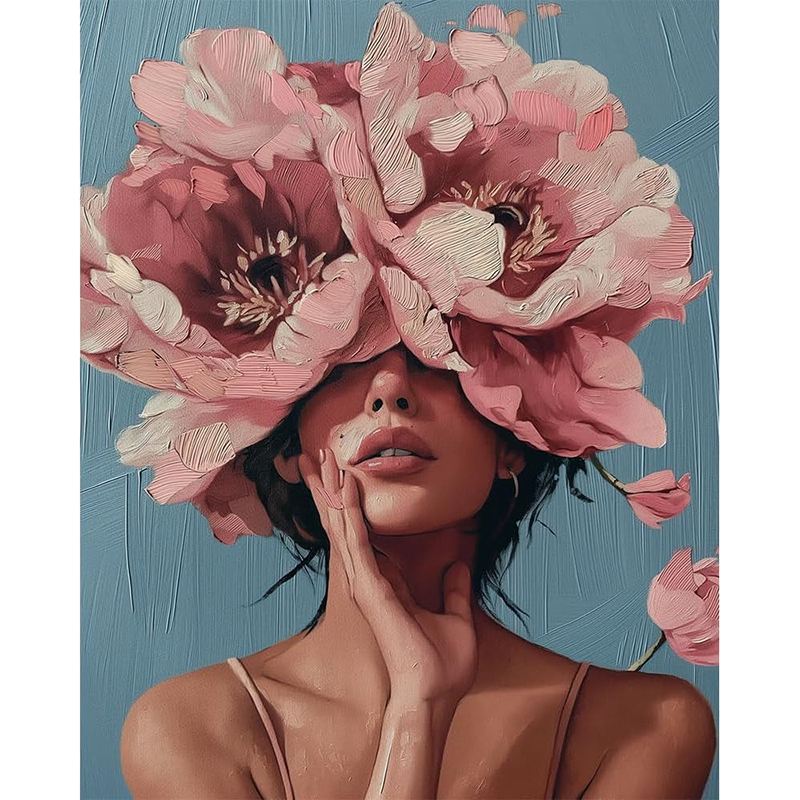 Femme avec tête de fleur rose
