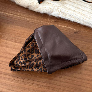 Pince à cheveux rétro motif léopard doré pour femme, haute élasticité, fixation triangulaire, accessoire pour cheveux automne/hiver - Product Image 5