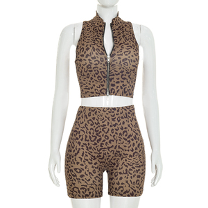 Viviblook J26ST283 Ensemble de yoga et fitness pour femme, débardeur sexy sans manches à fermeture éclair imprimé léopard et short taille haute, deux pièces - Product Image 6