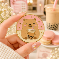 Broche en métal créative et mignonne en forme d'animaux pour badges, accessoires personnalisés, épingles en émail dur et souple plaquées, motif Capybara buvant du thé Boba