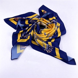 Nuovo Disegno di Stampa Digitale di Colore <span class=keywords><strong>Rosa</strong></span> di Lusso Soft Touch Donna Personalizzata Piazza 100% Raso Di <span class=keywords><strong>Seta</strong></span> Della Sciarpa del Hijab - Product Image 2