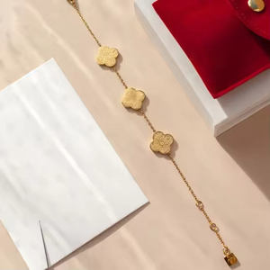 Collier aux valeurs islamiques <span class=keywords><strong>Shukr</strong></span> & Tawakkul sur pendentif trèfle porte-bonheur en acier inoxydable et zircon, cadeau significatif pour femmes, vente en gros - Product Image 4