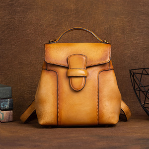 Bolso Ando, Mochila de Cuero Vacuno Genuino para Mujer, Bolso de Hombro Convertible Pequeño Vintage - Product Image 5
