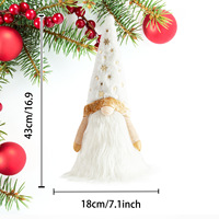 Décoration de sapin de Noël lumineuse : Gnome scandinave Tomte en peluche blanche avec flocon de neige doré et LED