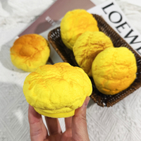 Vente directe usine en gros : Jouet anti-stress unique en PU en forme de pain d'ananas, à remontée lente, à pincer et à presser, cadeau