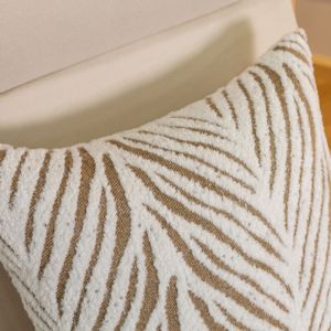 Cuscino di Lusso 45 X 45, Federa Geometrica Europea, Morbido al Tatto, per Decorazione Divano, Portatile - Product Image 1