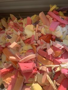 Déchets de mousse PU de haute qualité, propres et secs, en balles compressées, pour le rembourrage de meubles, canapés et matelas, destinés à l'exportation - Product Image 4