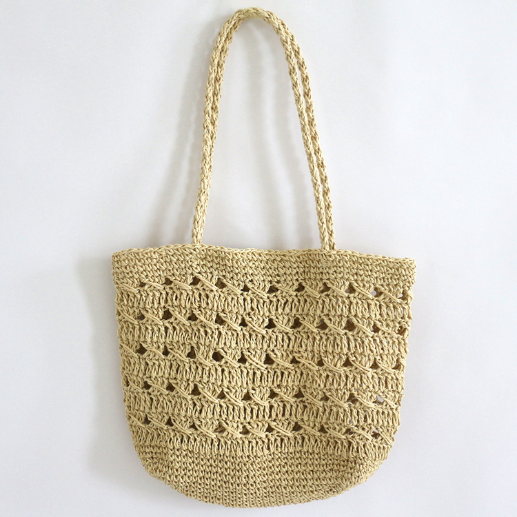 Las bolsas de rafia hechas a mano como accesorio inseparable