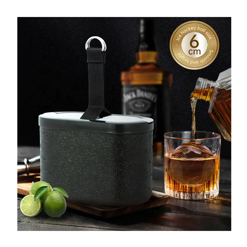 2023 New Products Reusable Round Crystal Ice Cube Mold Portable Clear Ice Ball Maker Mold For Whiskey Cocktails