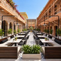Meubles de restaurant d'extérieur sur mesure : tables de patio, chaises et canapés banquette