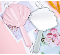 Loge privée personnalisable Mini miroir de courtoisie cosmétique simple face Miroir de maquillage de poche en forme de coquille en plastique