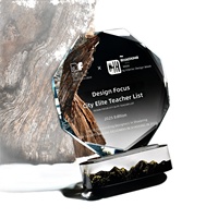 Trophée en cristal vierge multi-formes, gravé sur mesure, avec base sculptée en forme de sommet de montagne, pour récompense et commémoration