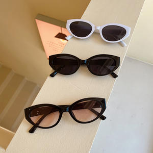 Qianai – lunettes de soleil œil de chat irrégulières, monture noire, lentille Ac, Protection Uv400 pour femmes, Style urbain, mode tendance - Product Image 4