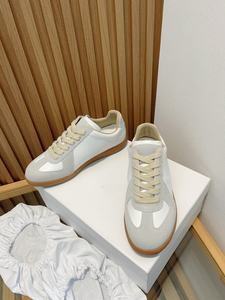 Zapatos Retro Estilo Playa Marca MM6 Personalizados con Amortiguación, Cómodos y Suaves para Uso Casual - Product Image 3