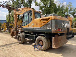 Excavatrice sur pneus Hyundai 210W-9t État d'origine Matériel de construction d'occasion avec pneus d'origine Composants du noyau du moteur en vente - Product Image 4