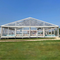 Tente de réception transparente avec toit et parois claires pour mariages, banquets, événements d'entreprise et dîners en plein air