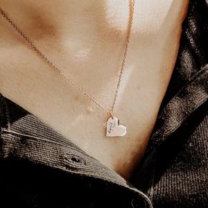 Collier en acier inoxydable personnalisé avec pendentif cœur « Mama », nom gravé, bijoux faits à la main, résistant à l'eau, cadeaux d'anniversaire personnalisés pour grand-mère - Product Image 5