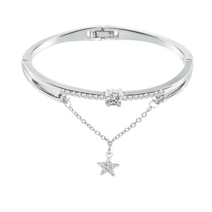 Bracelet Manchette Étoile à Cinq Branches en Alliage Sertie de Diamants Style Coréen pour Femme – Charmant et Élégant - Product Image 2