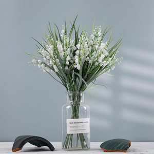 CallaFloral - Flor de Campana Artificial Blanca, Rama Individual de Plástico, Decoración Interior para Bodas, Manualidades para el Hogar - Product Image 1
