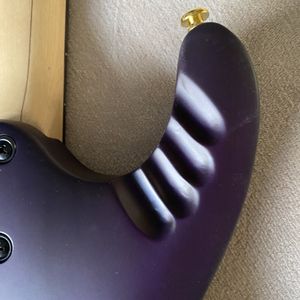 <span class=keywords><strong>Guitarra</strong></span> Eléctrica de Alta Gama con Mástil de Arce Sólido, Acabado Morado Mate, para HSH, Doble Bloqueo de Trémolo, Interruptor de 5 Posiciones, Ideal para Ensayos de Bandas de Rock - Product Image 5