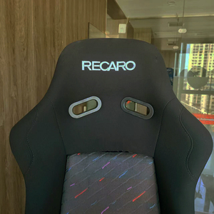 Универсальное спортивное сиденье из углеродного волокна - Product Image 2