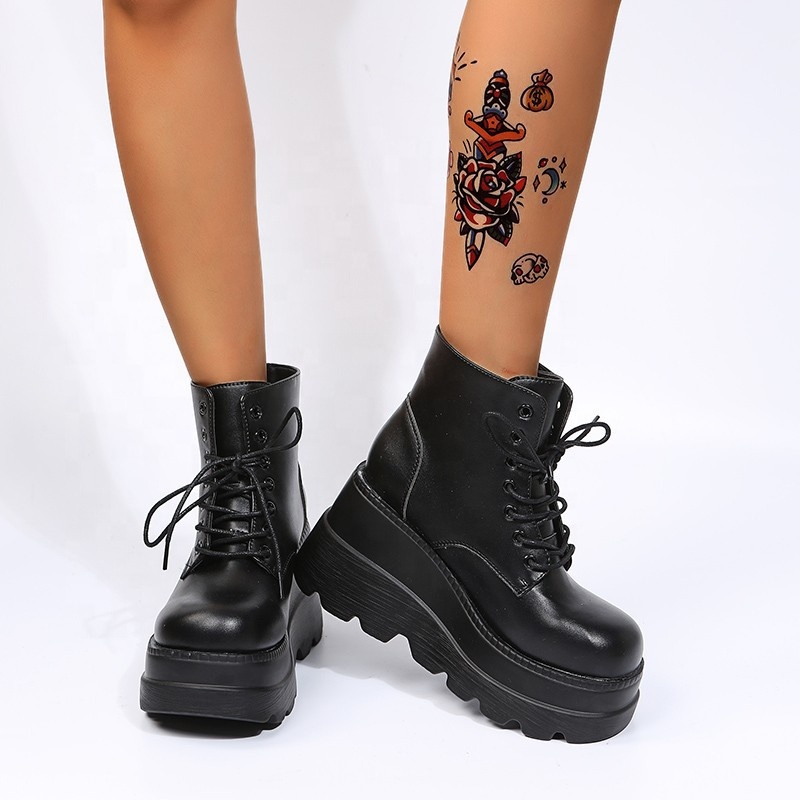 Amazon.com: Erocalli Botas góticas de plataforma para mujer, parte inferior  gruesa, botines de combate punk, botines góticos negros : Ropa, Zapatos y  Joyería
