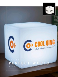 เก้าอี้ LED เปลี่ยนสีได้แบบชาร์จไฟได้ พร้อมรีโมทคอนโทรล สำหรับใช้ในห้องนั่งเล่น โรงแรม หรือกลางแจ้ง - เก้าอี้บาร์ดีไซน์ทันสมัย - Product Image 1