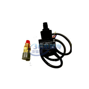 Capteur de pression différentielle électro-optique Bitzer Delta Pii modèle 34731711 pour compresseurs à vis et à piston - Product Image 2