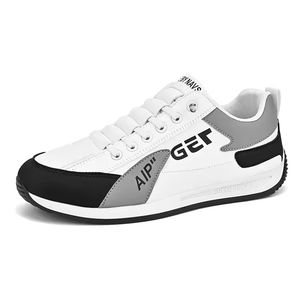 Nouvelles chaussures fermées respirantes en maille à lacets antidérapantes pour hommes, style rétro sportif, semelle épaisse, chaussures de sport décontractées, chaussures de course pour papa - Product Image 1