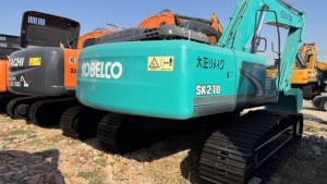 รถขุดไฮดรอลิก Kobelco SK200 SK210 SK140 มือสองสมรรถนะดีที่สุด น้ำหนัก 20 ตัน พร้อมเครื่องยนต์ เกียร์ ปั๊ม ขายดี ได้มาตรฐาน EPA CE - Product Image 4